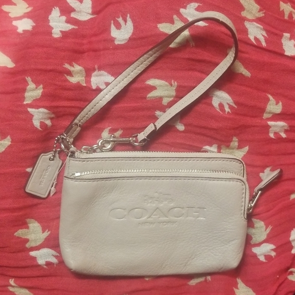 Coach Handbags - Coach Wristlet